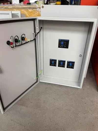 Caja de distribución de piso